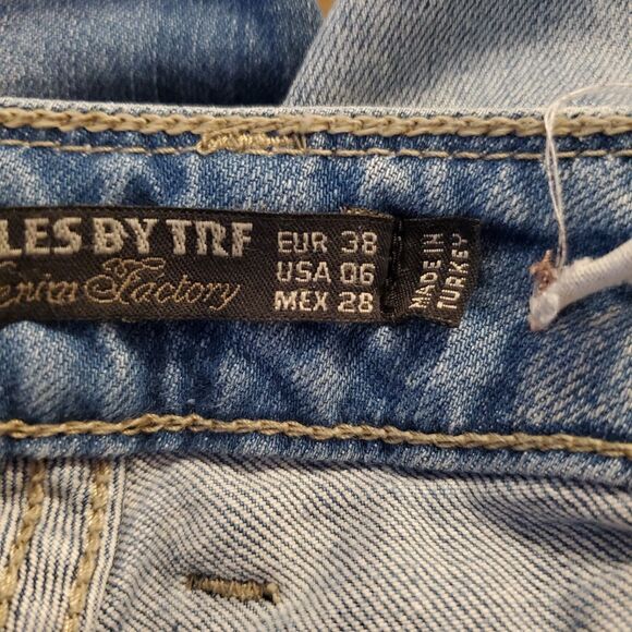 Zara Denim Rules by TRF Womens Sz 6 Denim Blue Jeans Distressed & Destoryed - Picture 6 of 11